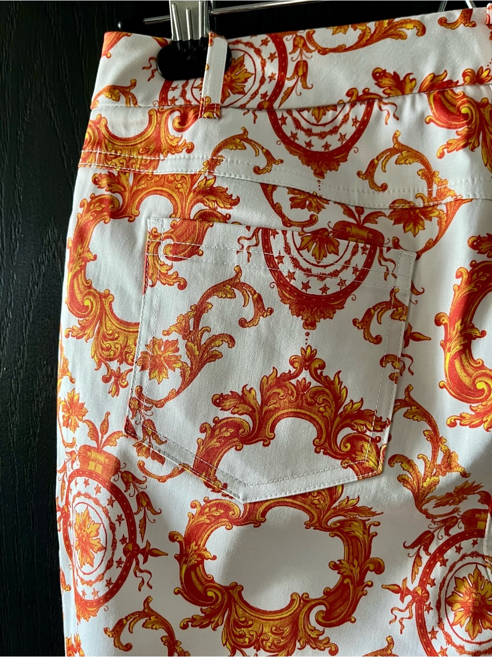 Marciano Los Angeles Baroque Print Cropped Pants | Size 6 | Luxury inspired - Picture 7 of 10